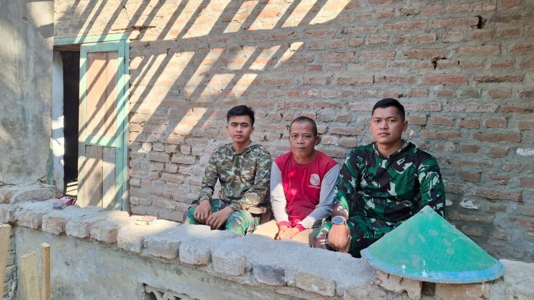 BURUH TANI INI TAK MENYANGKA RUMAHNYA AKAN DIREHAB