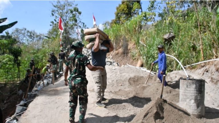 Ada Samson Kodim Ponorogo di TMMD 129 Bulu Lor