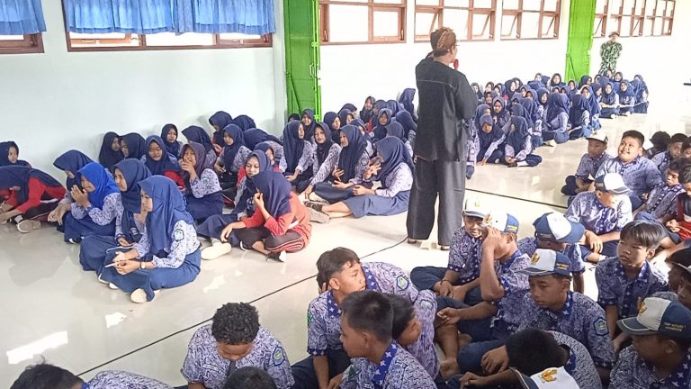 TMMD 129 Bulu Lor Gelar Wasbang, Kepala SMPN 1 Jambon Apresiasi