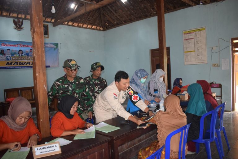Lansia Desa Bulu Lor Ramai Ramai Datangi Kantor Balai Desa, (Sosialisasi & Penyuluhan Kesehatan)