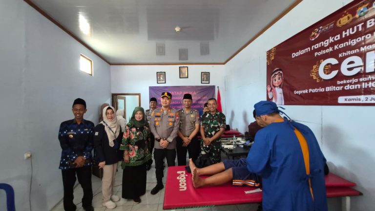 Hari Bhayangkara ke – 80 Polres Blitar Gelar Khitanan Massal Gratis di Kanigoro