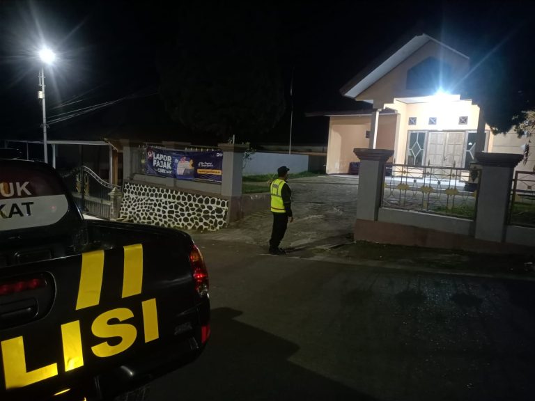 Patroli KRYD Polsek Sampung Intensifkan Pengamanan Suran dan Edukasi Kamtibmas kepada Warga