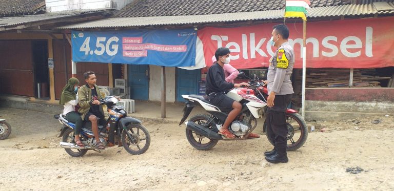 Patroli Presisi Polsek Ngrayun Tingkatkan Kewaspadaan Warga dan Antisipasi Gangguan Kamtibmas