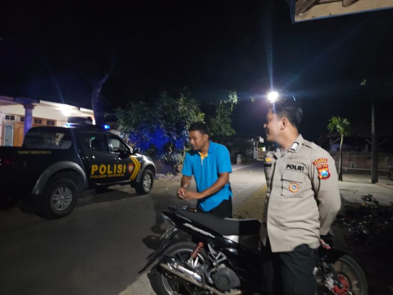 Patroli Presisi Polsek Bungkal Perkuat Harkamtibmas dan Edukasi Warga Waspadai Kejahatan Digital