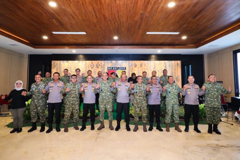 Kapolda Jatim dan Pangdam V/Brawijaya Perkuat Sinergi “Jogo Jatim” Demi Stabilitas dan Kesejahteraan Masyarakat