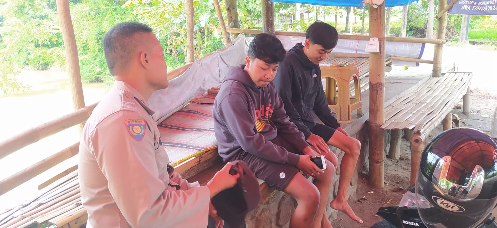 Patroli Presisi Polsek Jenangan Ajak Warga Waspada Penipuan dan Manfaatkan Layanan Polisi 110