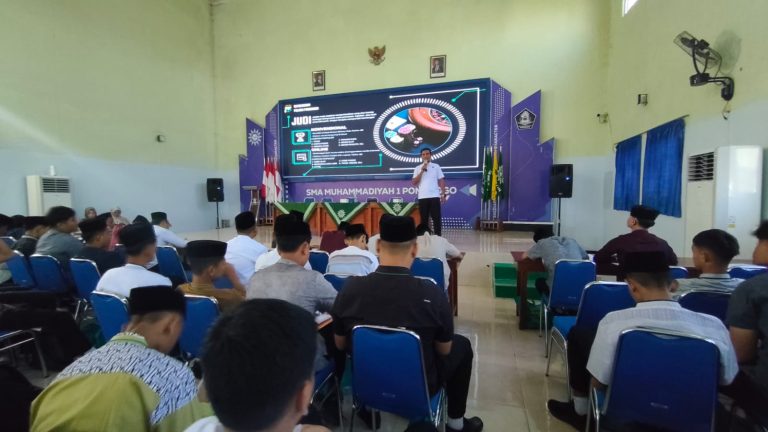 Cegah Judi Online Sejak Dini, Polres Ponorogo Berikan Binluh SMA MUHIPO