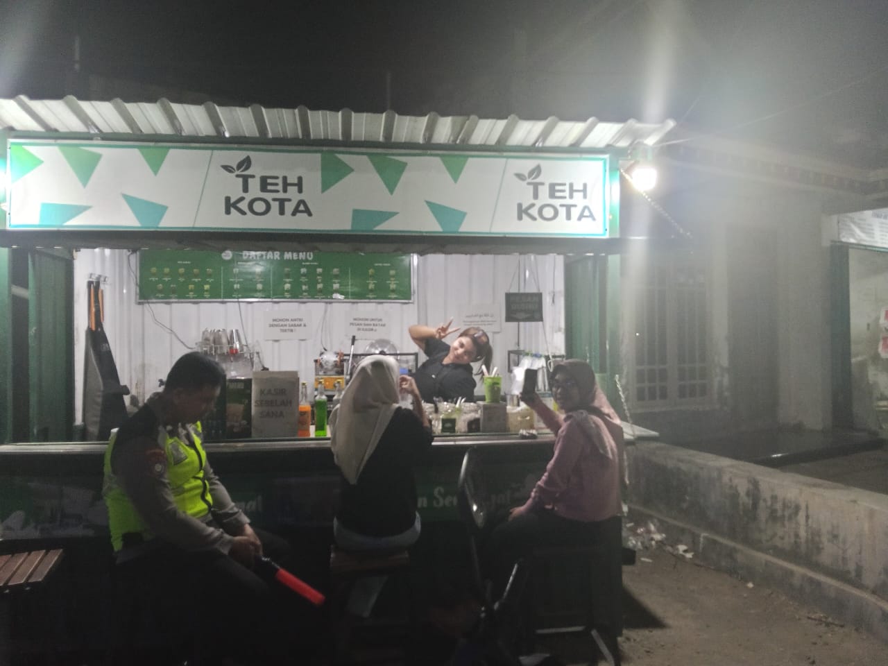 Polsek Slahung Gelar Patroli Harkamtibmas, Pastikan Keamanan Pasar Malam hingga Perkemahan