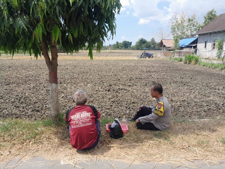 BBKTM Desa Bringinan Sambangi Warga, Perkuat Sinergi Jaga Kamtibmas dan Dukung Ketahanan Pangan