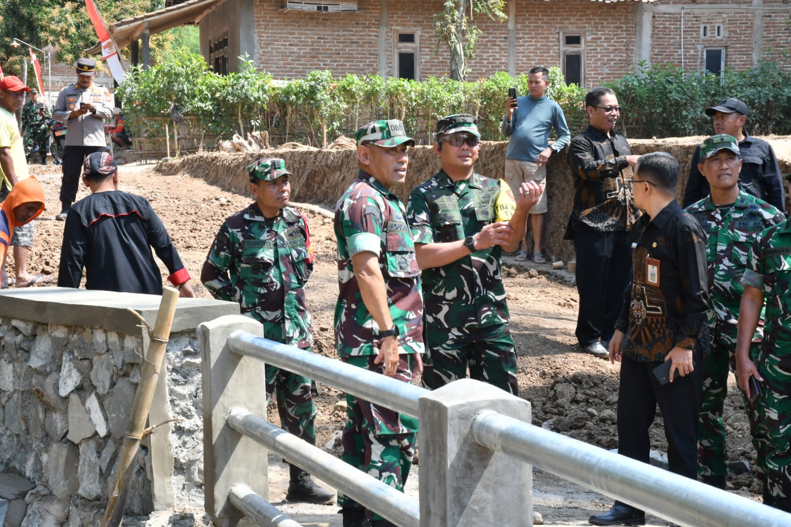 Tim Wasev Mabesad Kunjungi TMMD ke 129 Bulu Lor
