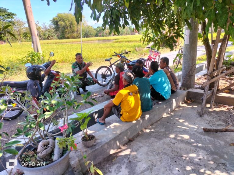 Komsos Babinsa Ponorogo Himbau Warga Agar Selalu Menjaga Kamtibmas