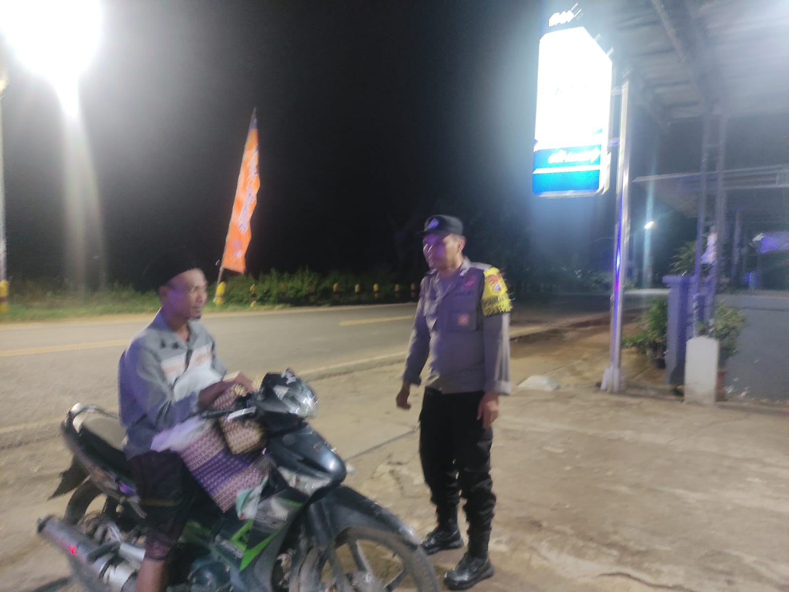 Patroli KRYD Polsek Sambit Intensifkan Harkamtibmas, Warga Diimbau Waspada Karhutla dan Kejahatan