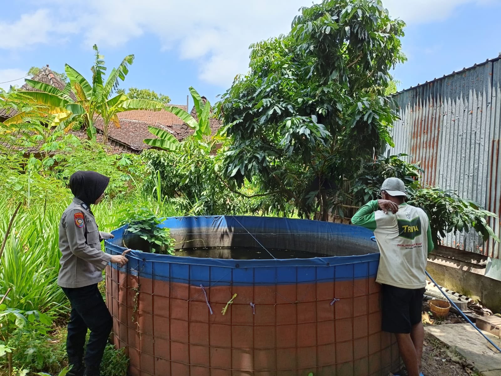 Bhabinkamtibmas Desa Siwalan Dukung Budidaya Ikan Warga sebagai Penguat Ketahanan Pangan