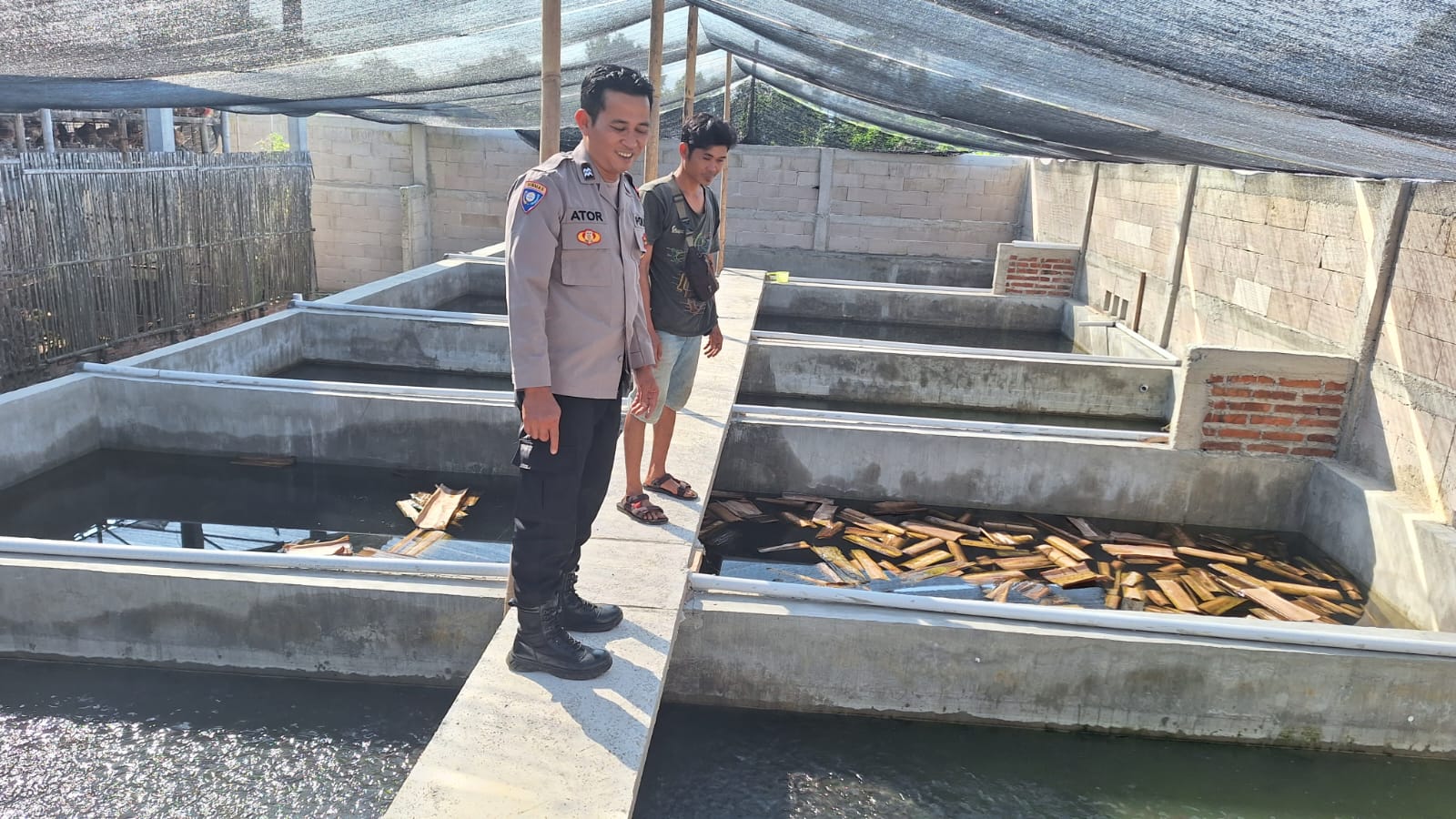 Bhabinkamtibmas Desa Ngloning Polsek Slahung Sambang Warga, Perkuat Sinergi Jaga Kamtibmas dan Ketahanan Pangan