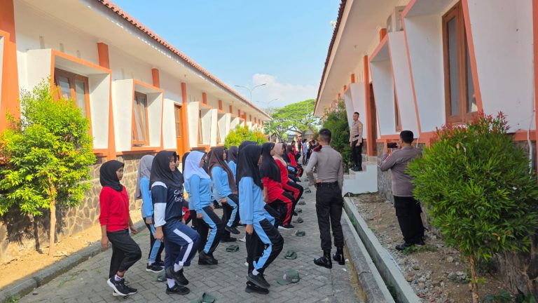 Taruna Akpol Gelar Taruna Bhakti di Sekolah Rakyat Terintegrasi 5 Ponorogo, Tanamkan Disiplin dan Cinta Tanah Air