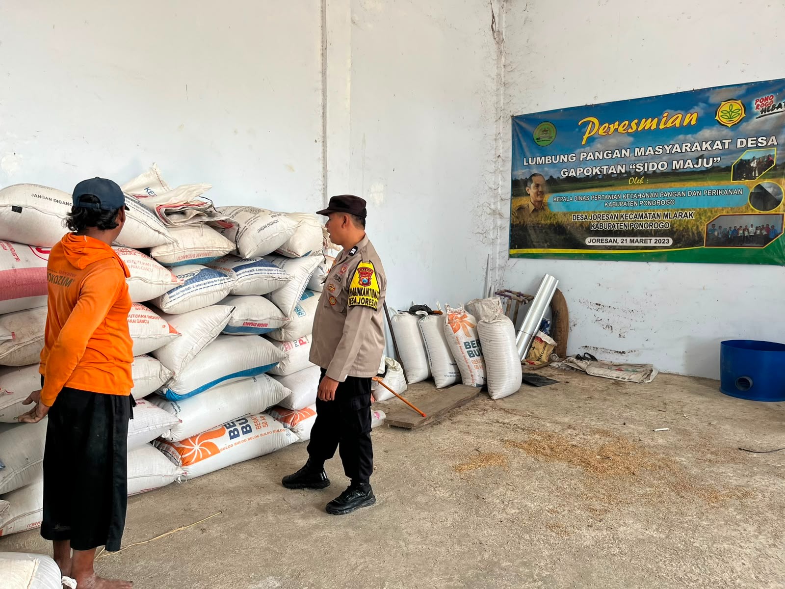 Bhabinkamtibmas Desa Joresan Perkuat Kedekatan dengan Warga, Dukung Ketahanan Pangan Berkelanjutan
