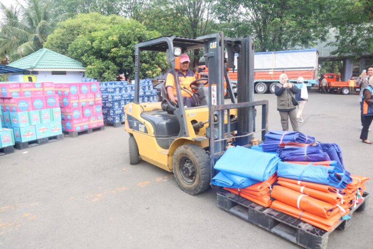 Pos Pendukung Logistik Nasional PDB Gempabumi NTT Halim Perdanakusuma Terbangkan 165,9 Ton Bantuan untuk Korban Gempa Nusa Tenggara Timur