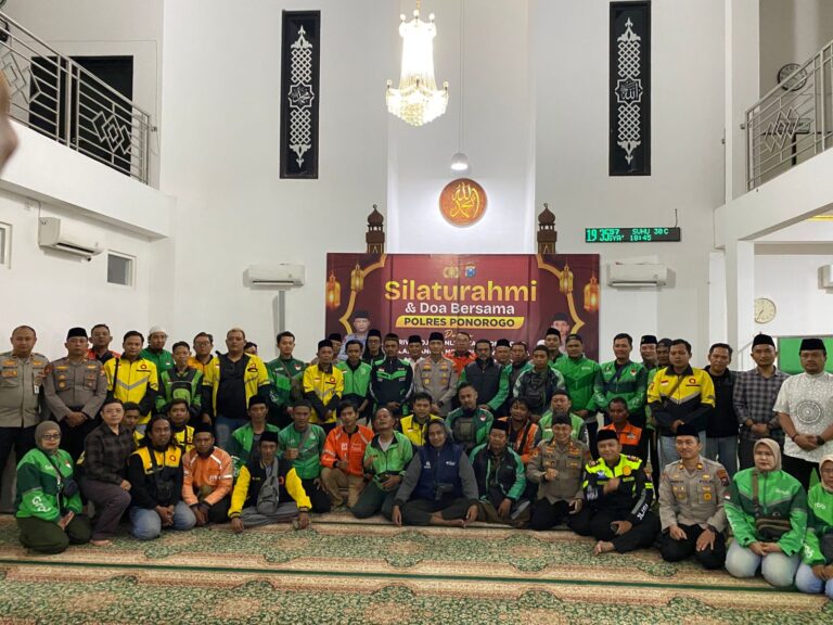 Jalin Kedekatan dengan Komunitas Ojol, Kapolres Ponorogo Ajak Bersama Jaga Kamtibmas dan Perkuat Persaudaraan