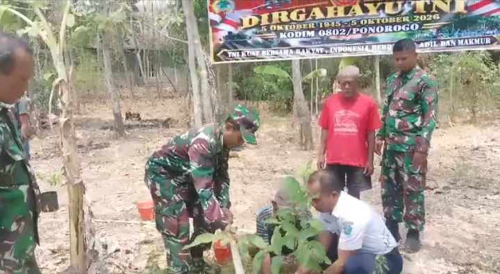 Peringati HUT ke 81 TNI, Kodim Ponorogo Tanam 1050 Bibit Pohon Secara Serentak