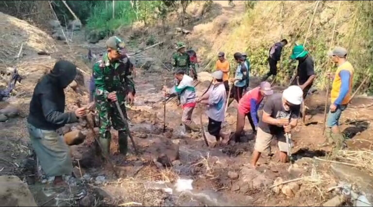 Pembangunan Jembatan Perintis Garuda Tahap VII Kodim Ponorogo Terus Dikebut, Berikut Capaiannya