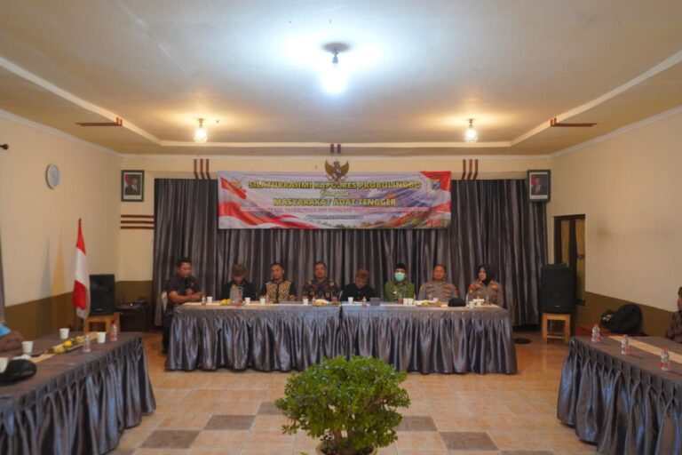 Polres Probolinggo Gandeng Masyarakat Adat Tengger Jaga Kamtibmas dan Cegah Karhutla Bromo