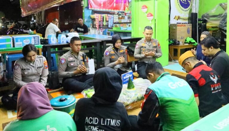 Sambut Hari Lalu Lintas Bhayangkara ke-71, Polresta Malang Kota Gelar Doa Bersama Ojol