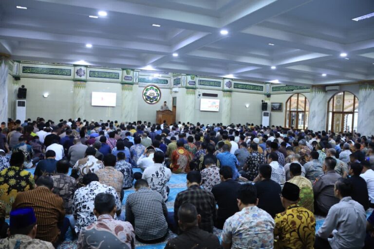 Kapolri Ajak Jamaah Masjid Al-Ikhlas Mabes Polri Jaga Kerendahan Hati dan Perkuat Akhlak