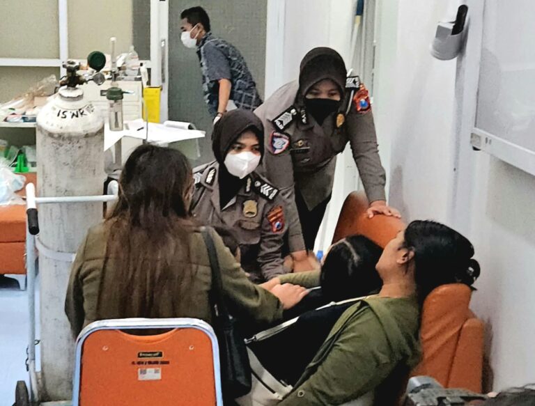 Polisi Bersama Masyarakat: Polres Probolinggo Hadirkan Empati untuk Korban Karhutla Bromo