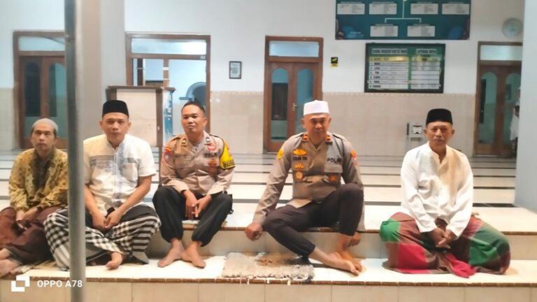 Perdekat dengan Warga, Kapolsek Sukorejo Gelar Suling di Masjid Watu Gede