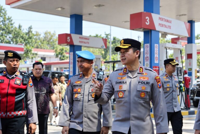 Kapolres Ponorogo Imbau Warga Tak Panik, Pemantauan Stok BBM Terus Dilakukan
