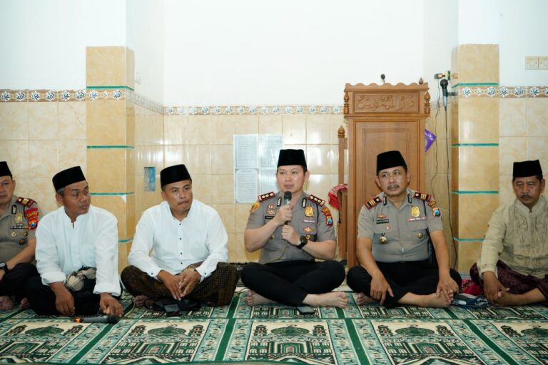 Kapolres Ponorogo Gelar Jumat Keliling di Masjid Darul Muttaqien, Perkuat Kedekatan dengan Masyarakat