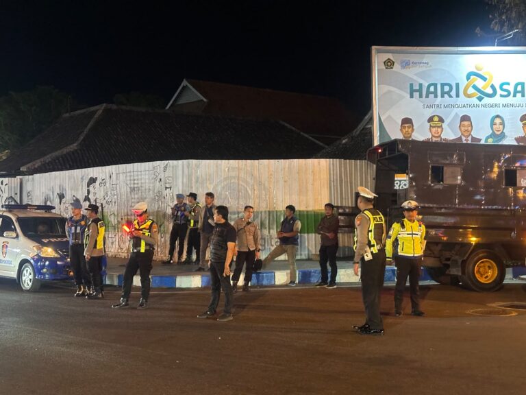 Antisipasi Gangguan Kamtibmas Malam Minggu, Polres Ponorogo dan Polsek Jajaran Intensifkan Patroli Blue Light