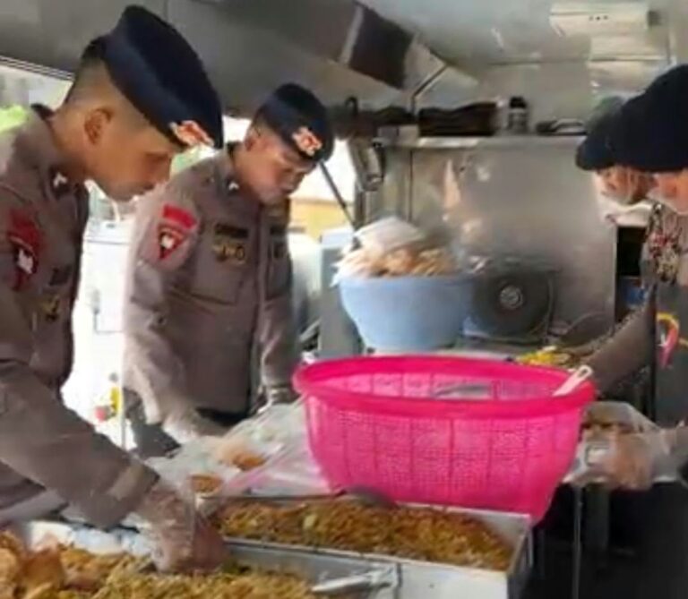 Tanggap Karhutla, Brimob Polda Jatim Padukan Operasi SAR dan Aksi Kemanusiaan