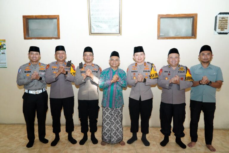 Perkuat Sinergitas dengan Ulama, Kapolres Ponorogo AKBP Damus Asa Silaturahmi dengan Wakil Sekretaris PWNU Jatim