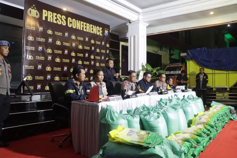 Polres Pasuruan Amankan 4 Tersangka Pengemasan Ulang Beras Subsidi Jadi Nonsubsidi